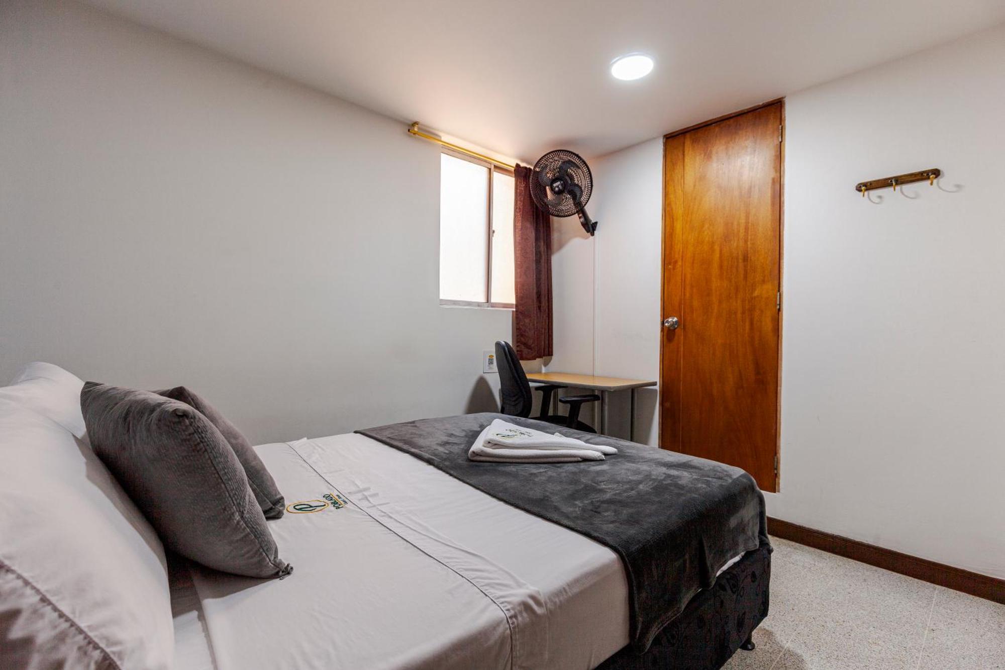 Poblado Guest House Medellín Pokój zdjęcie